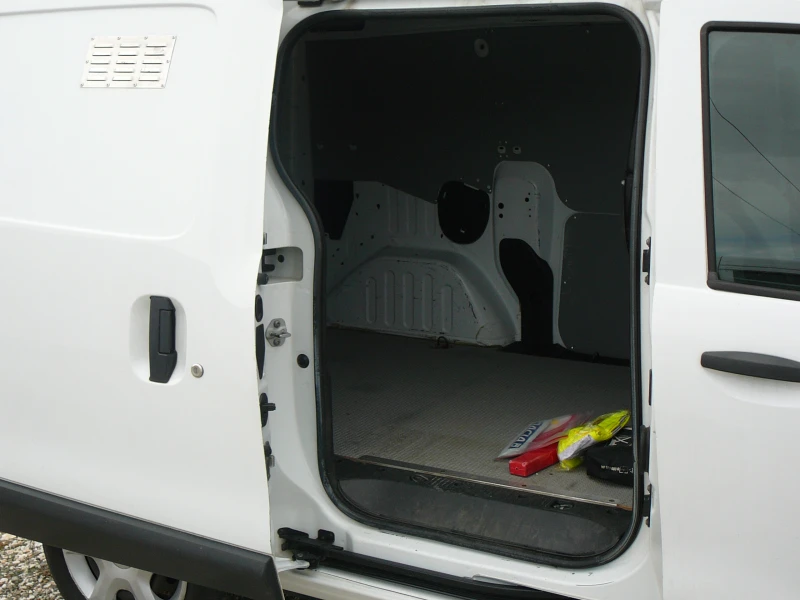 Dacia Dokker 1.6i* газ* клима, снимка 7 - Автомобили и джипове - 52203487
