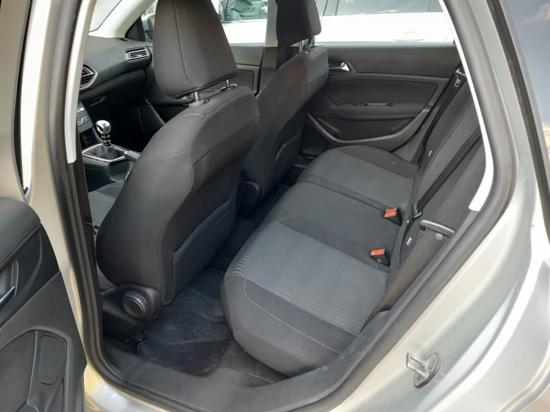 Peugeot 308 1.2 turbo, снимка 6 - Автомобили и джипове - 52308847