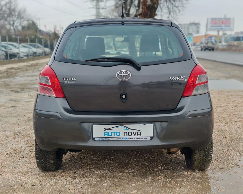 Toyota Yaris 1.0 69 К.С. БЕНЗИН! , снимка 6 - Автомобили и джипове - 53329448