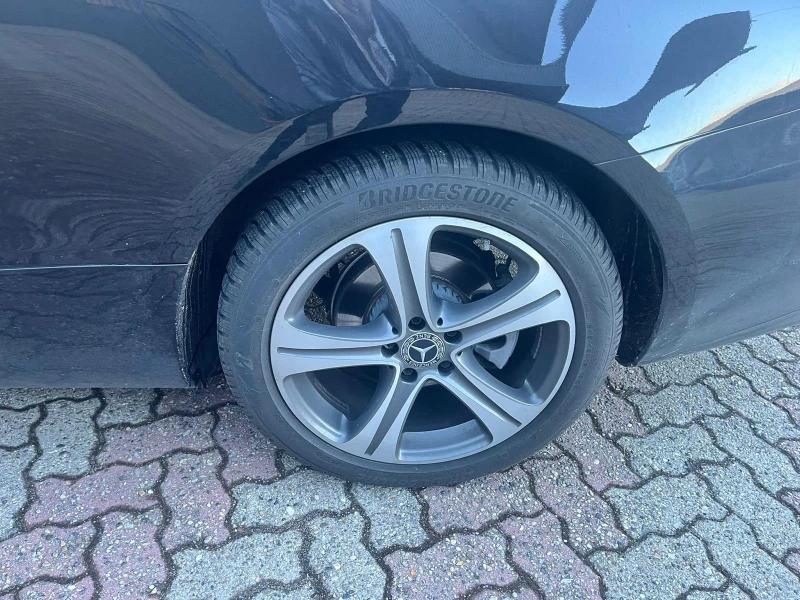 Mercedes-Benz E 220 4MATIC Coupe Avantgarde, снимка 9 - Автомобили и джипове - 53564733