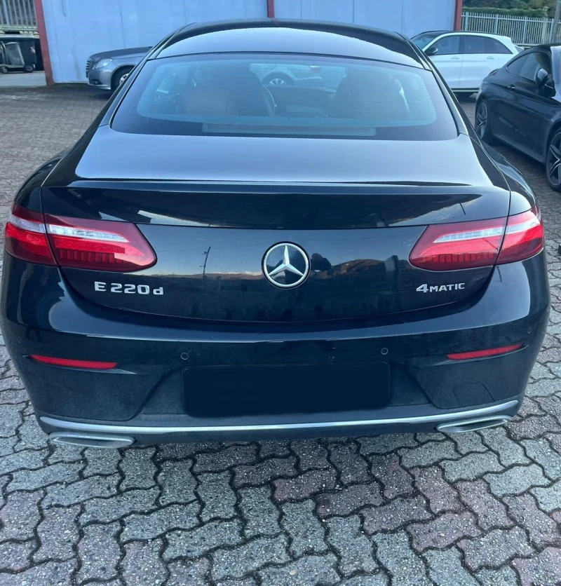 Mercedes-Benz E 220 4MATIC Coupe Avantgarde, снимка 2 - Автомобили и джипове - 53564733