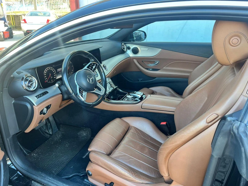 Mercedes-Benz E 220 4MATIC Coupe Avantgarde, снимка 4 - Автомобили и джипове - 53564733
