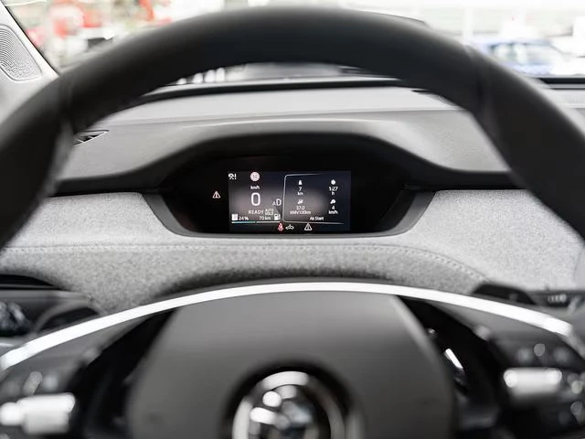 Skoda Enyaq iV60/179HP/CAM/NAVI/LED/KLESS/AMBI/CPLAY/249g - изображение 9