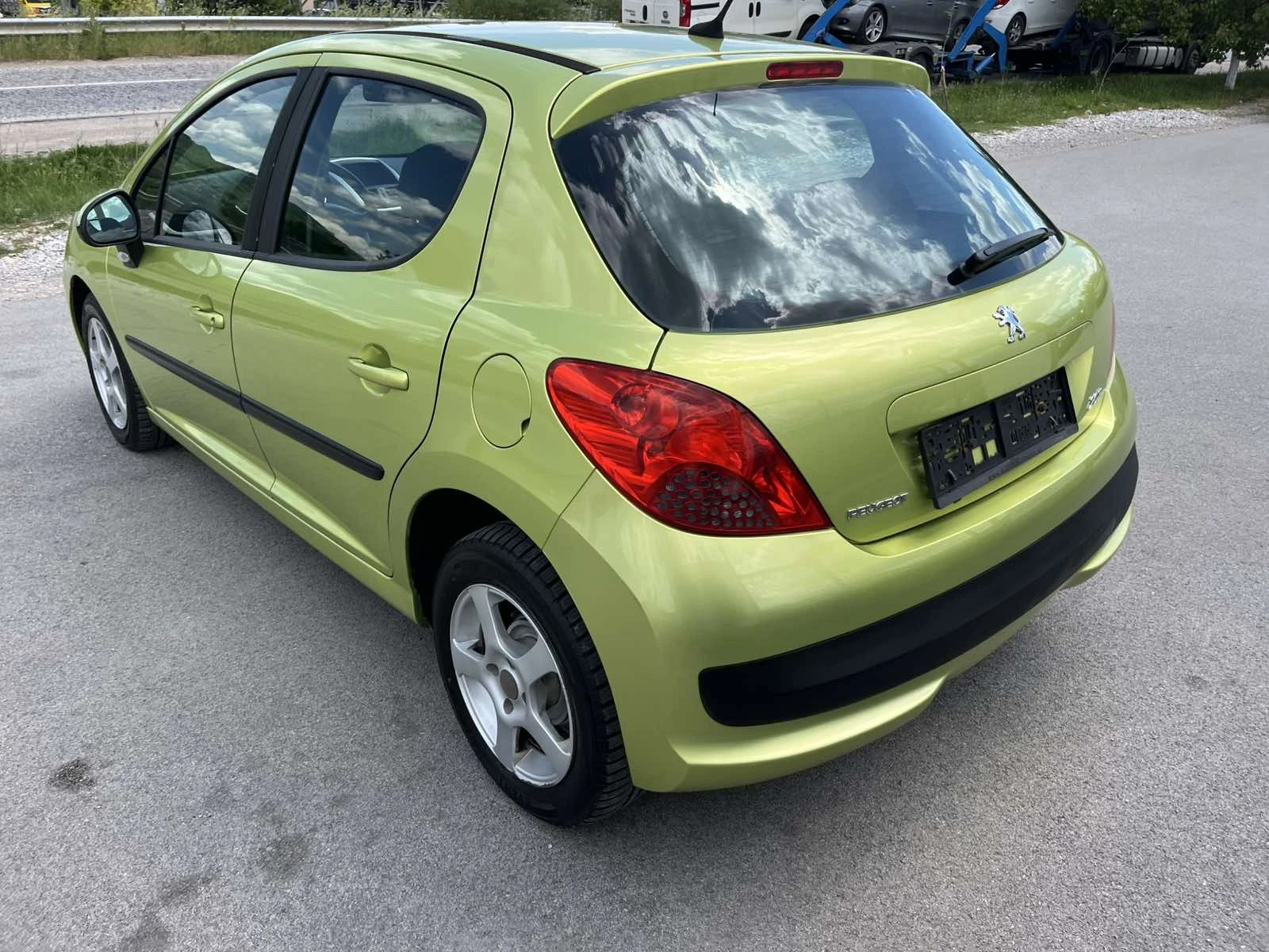 Peugeot 207 1.4I 90к EURO 4 КЛИМАТРОНИК  - изображение 5