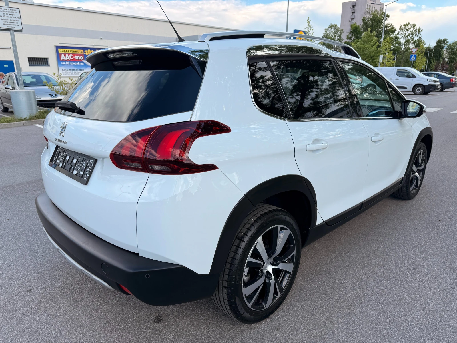Peugeot 2008 * 1.5HDI* 120hp* NAVI* CAMERA*  - изображение 4