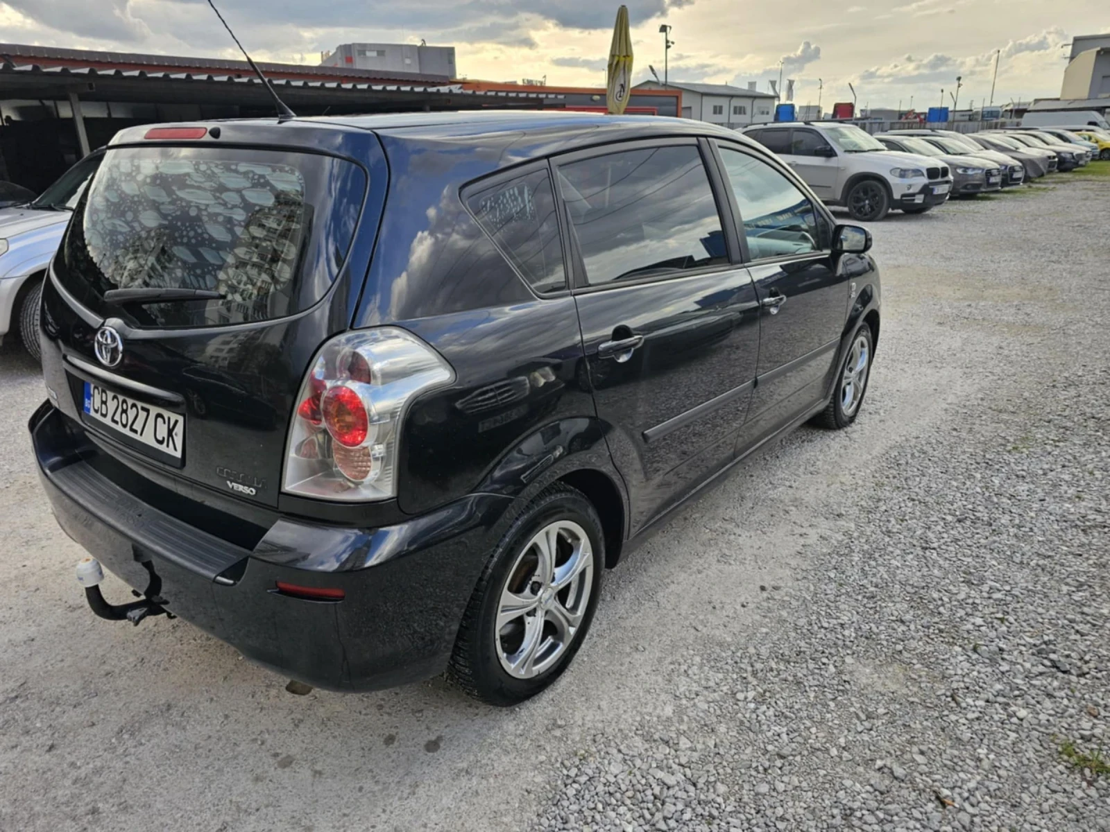 Toyota Corolla verso 2.2 - изображение 6
