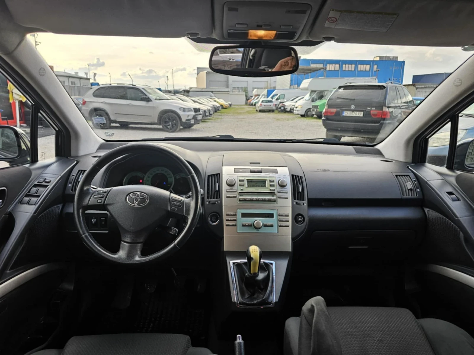 Toyota Corolla verso 2.2 - изображение 4