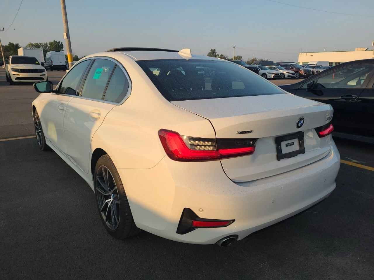 BMW 330 AWD * CARFAX * АвтоКредит * Цена до България*  - изображение 4