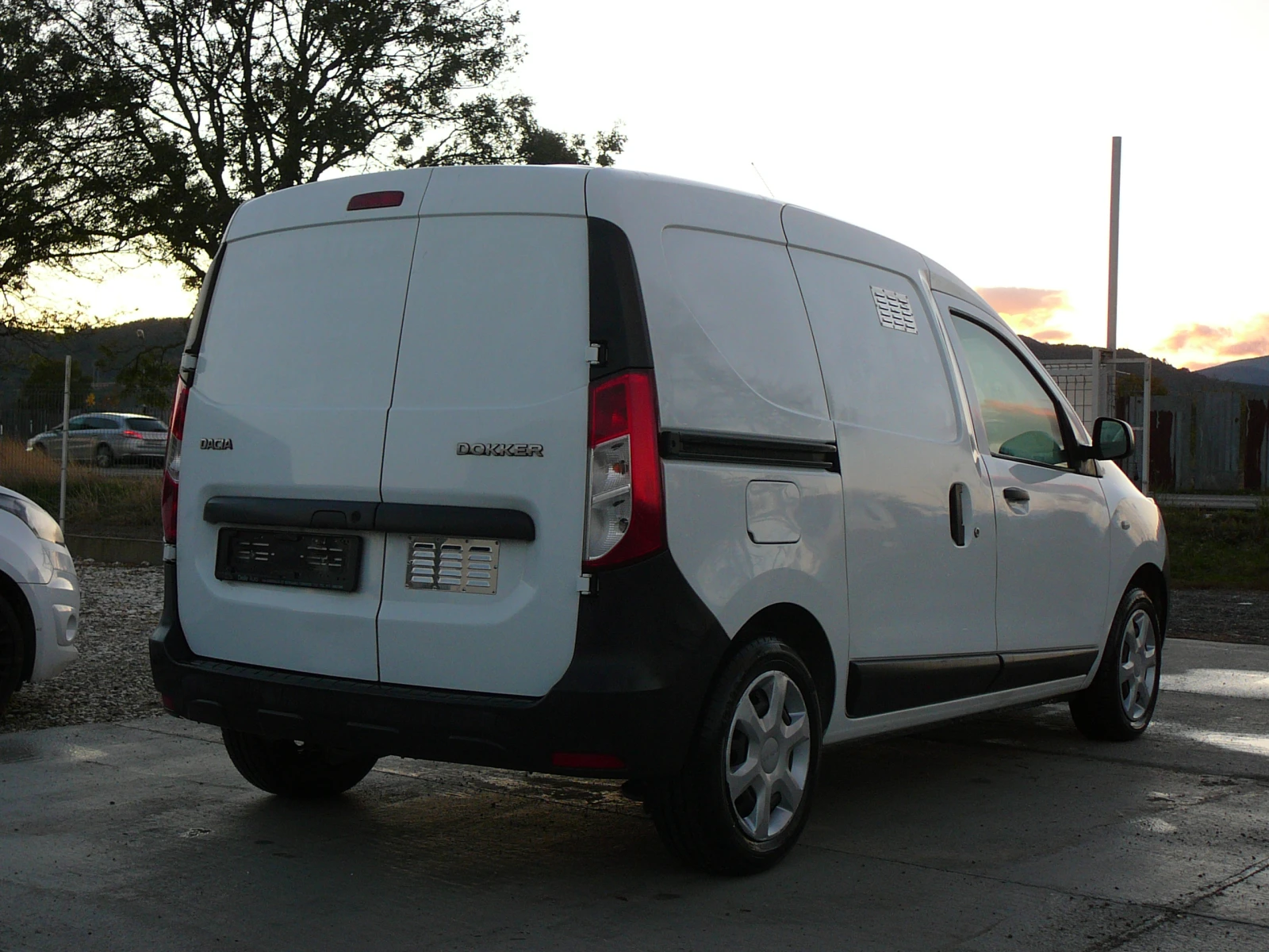 Dacia Dokker 1.6i* газ* клима - изображение 4