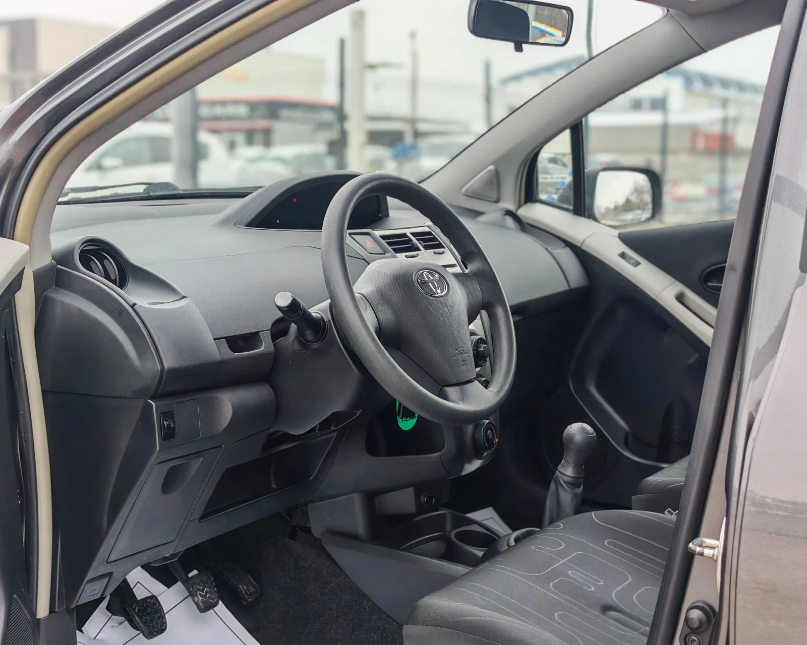 Toyota Yaris 1.0 69 К.С. БЕНЗИН!  - изображение 8