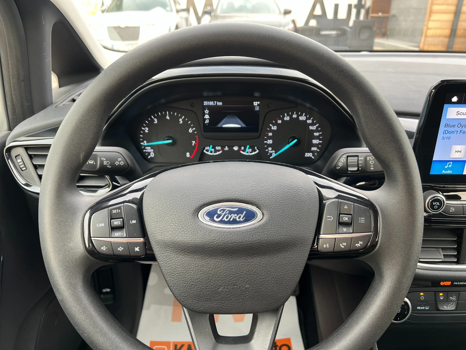 Ford Fiesta 1.1i 25000km. EURO-6D - изображение 8