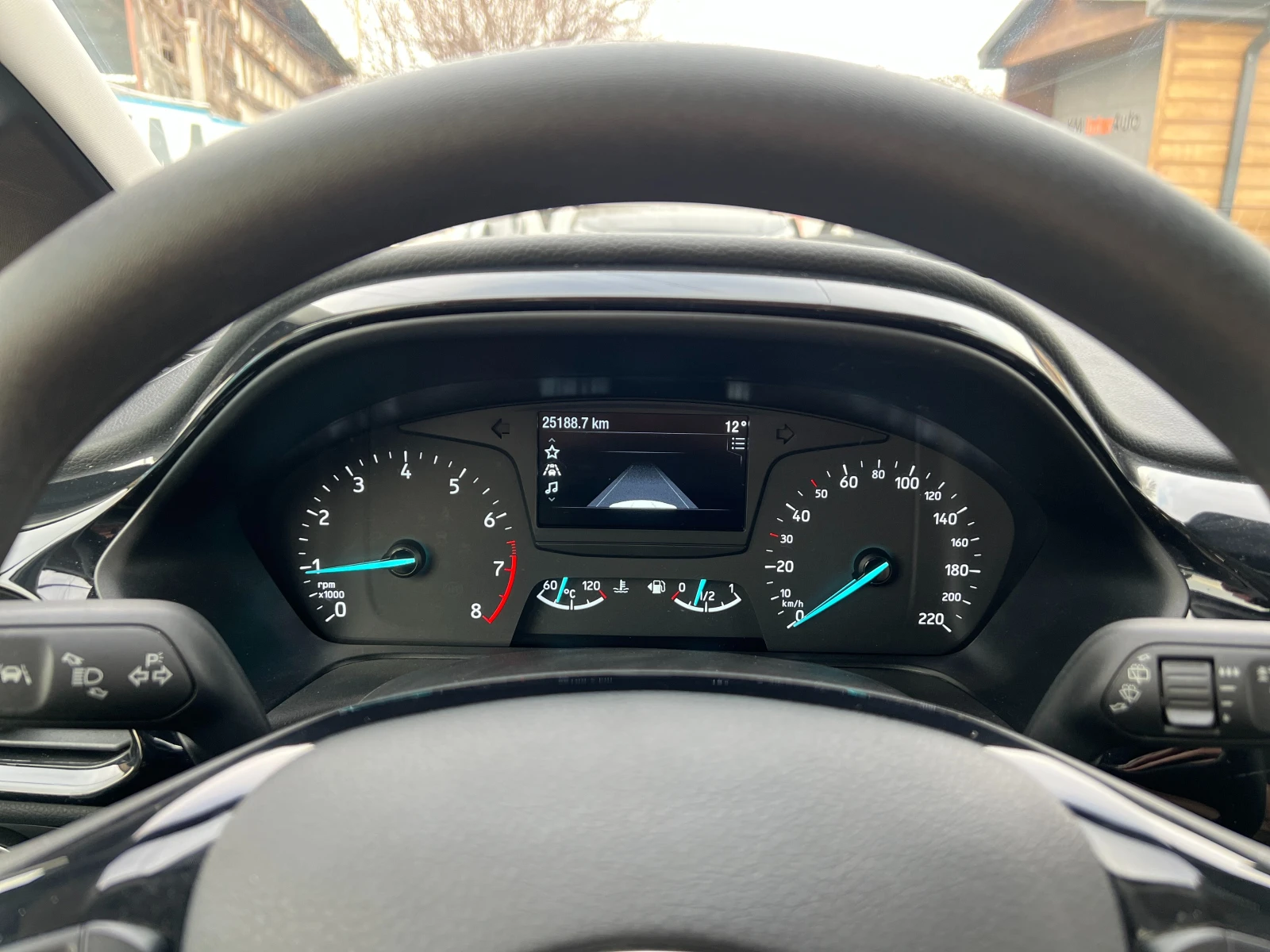 Ford Fiesta 1.1i 25000km. EURO-6D - изображение 9