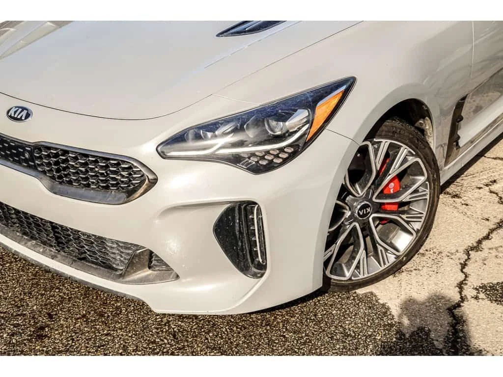 Kia Stinger * GT Limited AWD | HUD | RED INT | SUNROOF | CAM * - изображение 3