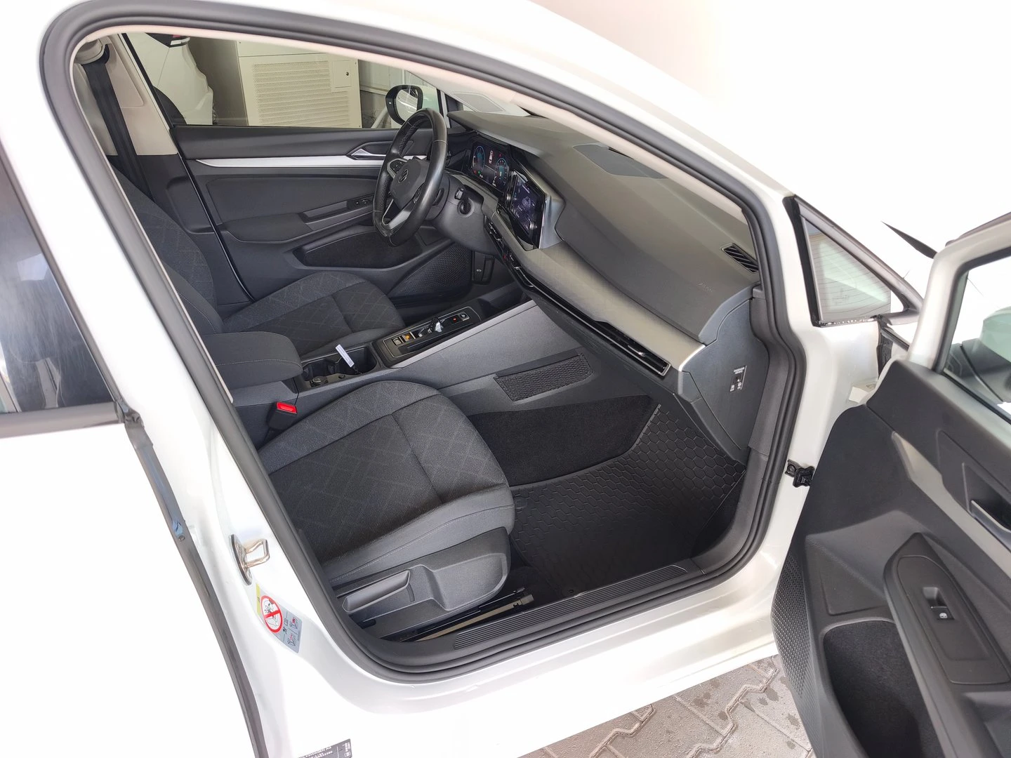 VW Golf Variant 8 Life 2.0 TDI SCR DSG | Mobile.bg � ����������� 9