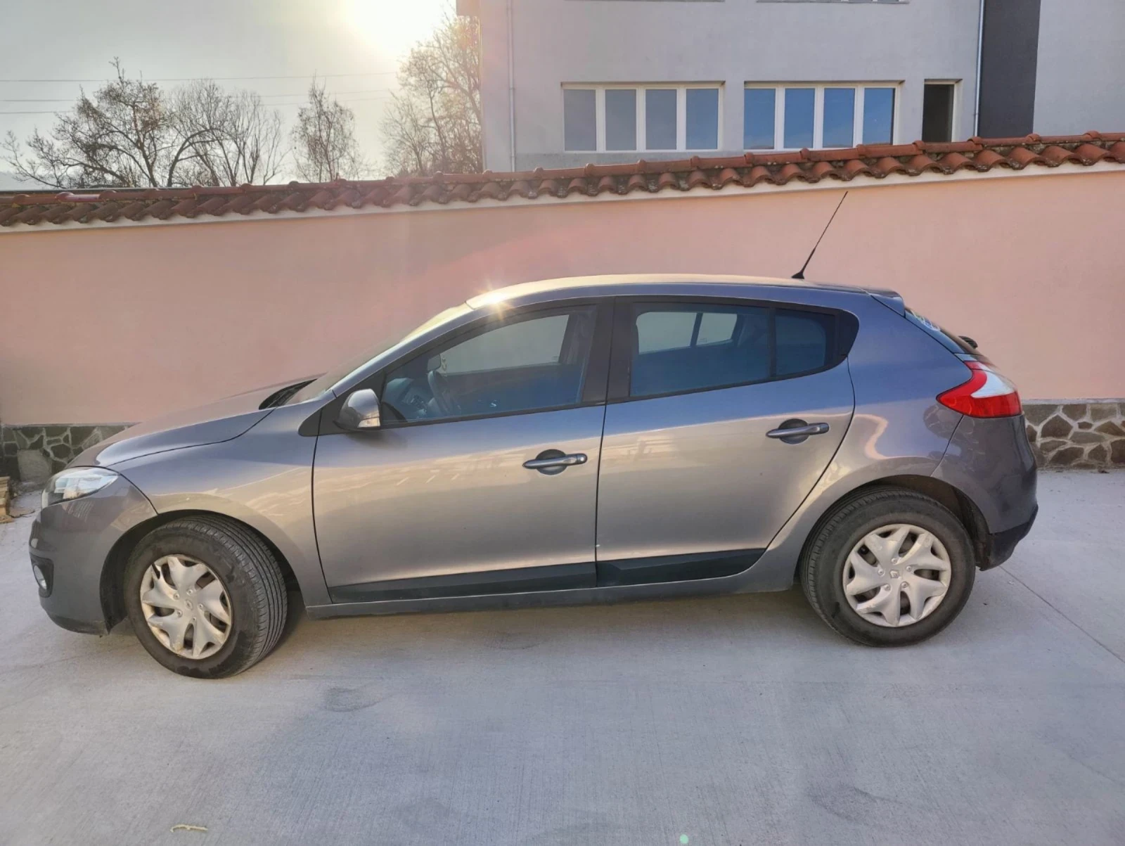 Renault Megane 1.5 dCI, снимка 5 - Автомобили и джипове - 54125199