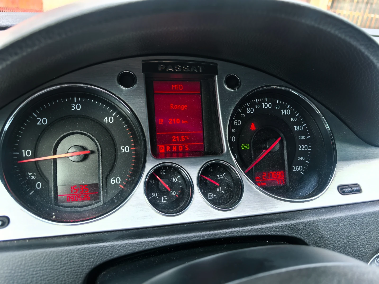 VW Passat 2.0TDI, снимка 14 - Автомобили и джипове - 54548402