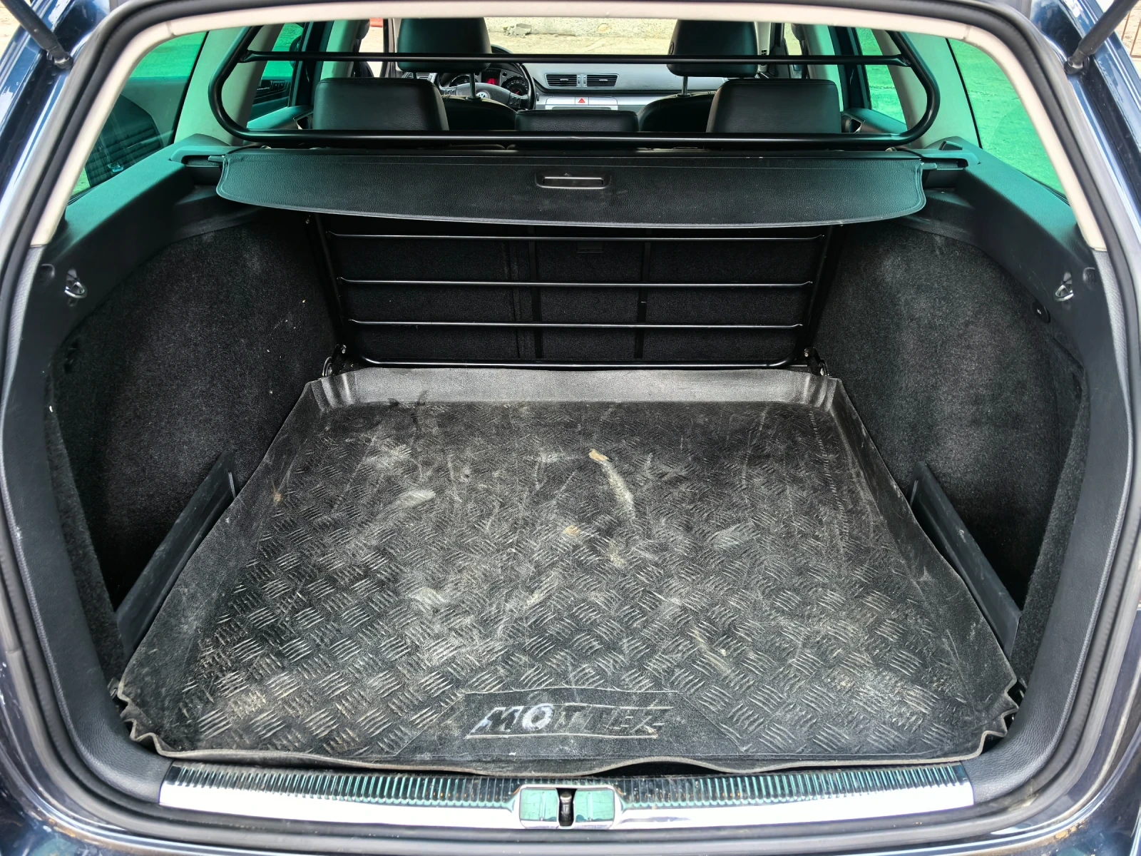 VW Passat 2.0TDI, снимка 8 - Автомобили и джипове - 54548402