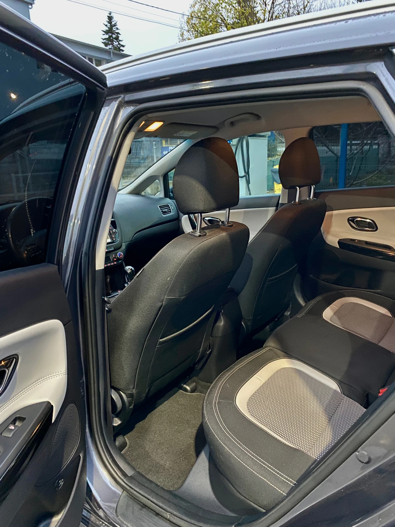 Kia Ceed 1.6 GDi , снимка 11 - Автомобили и джипове - 54956497