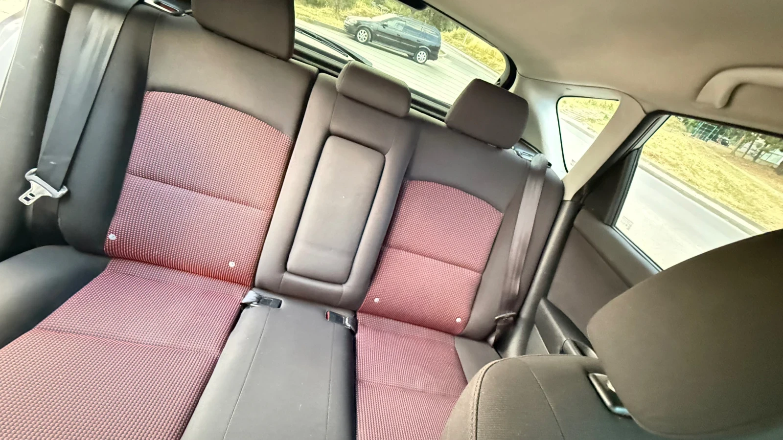 Mazda 3, снимка 8 - Автомобили и джипове - 55134347