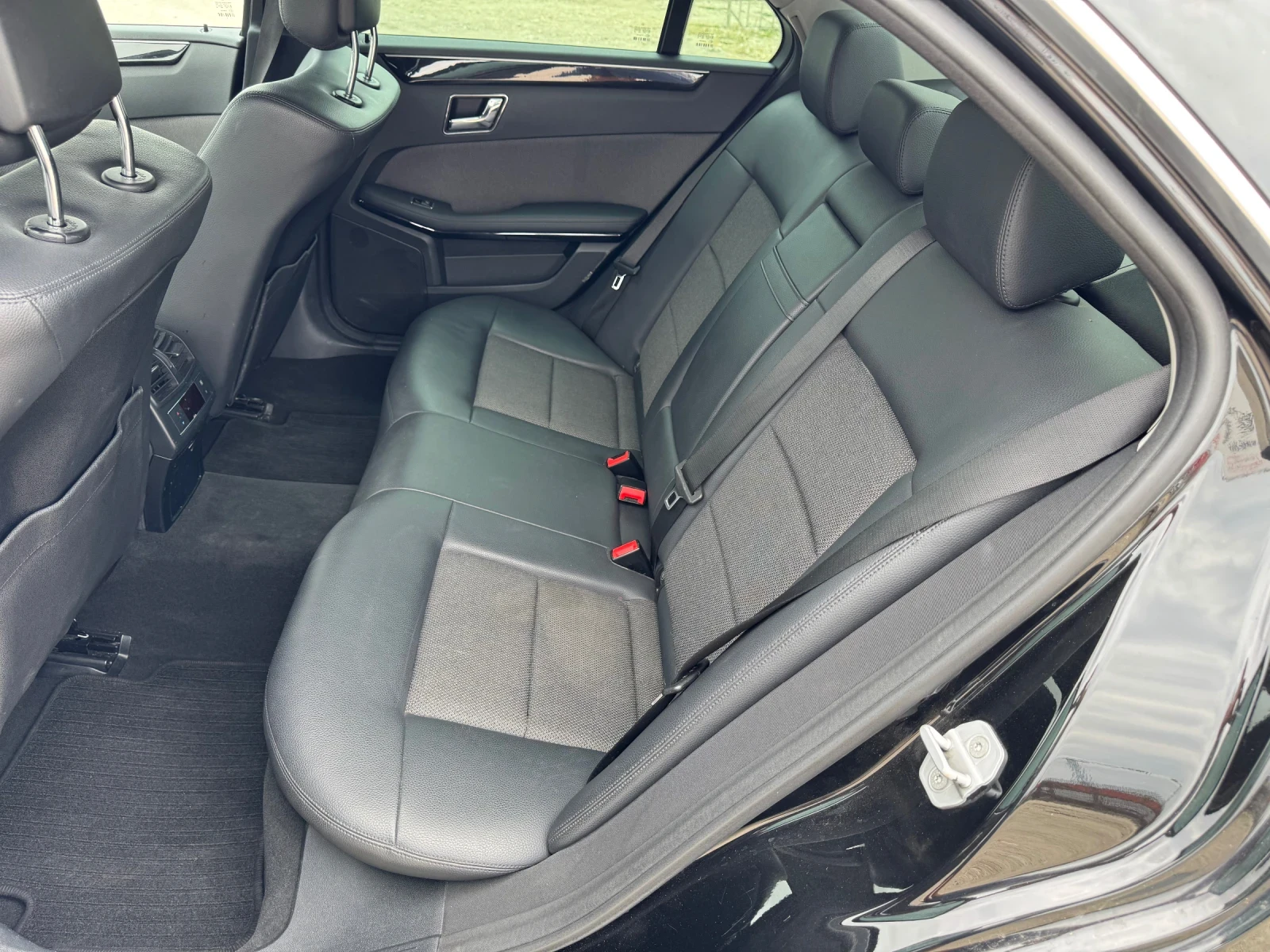 Mercedes-Benz E 350 3.0 CDI AVANGARD, снимка 12 - Автомобили и джипове - 55374229
