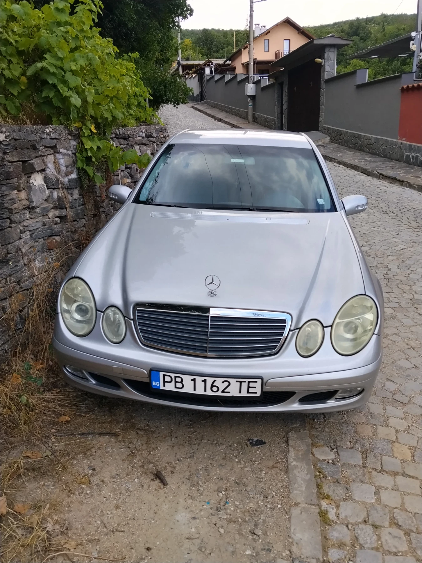 Mercedes-Benz E 220, снимка 2 - Автомобили и джипове - 55448791