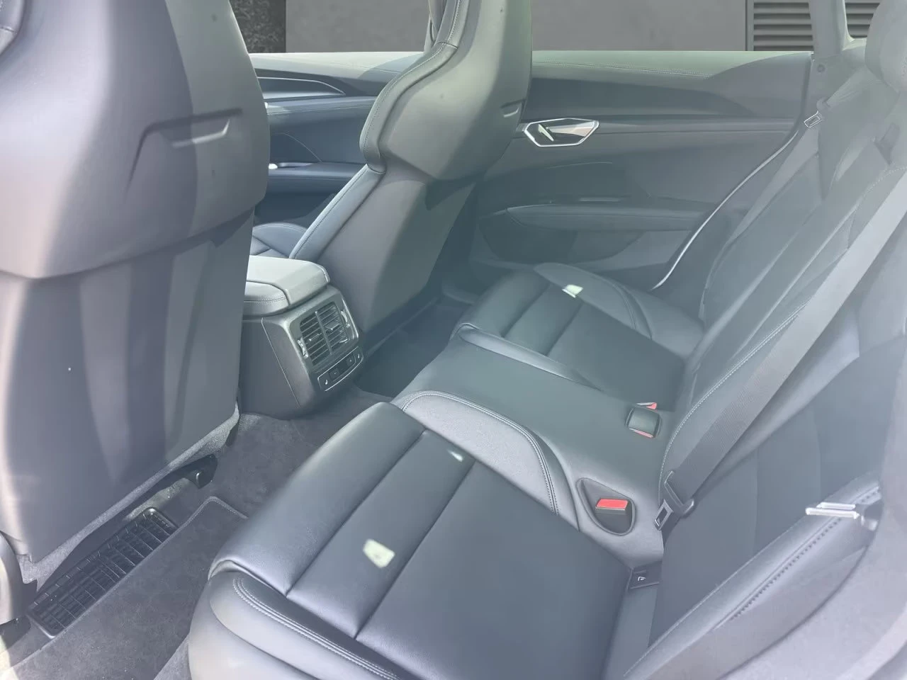 Audi E-Tron GT QUATTRO/476HP/360/PANO/KLESS/784z, снимка 11 - Автомобили и джипове - 55702716