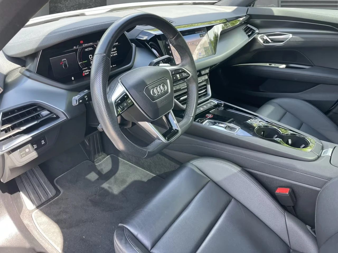 Audi E-Tron GT QUATTRO/476HP/360/PANO/KLESS/784z, снимка 10 - Автомобили и джипове - 55702716