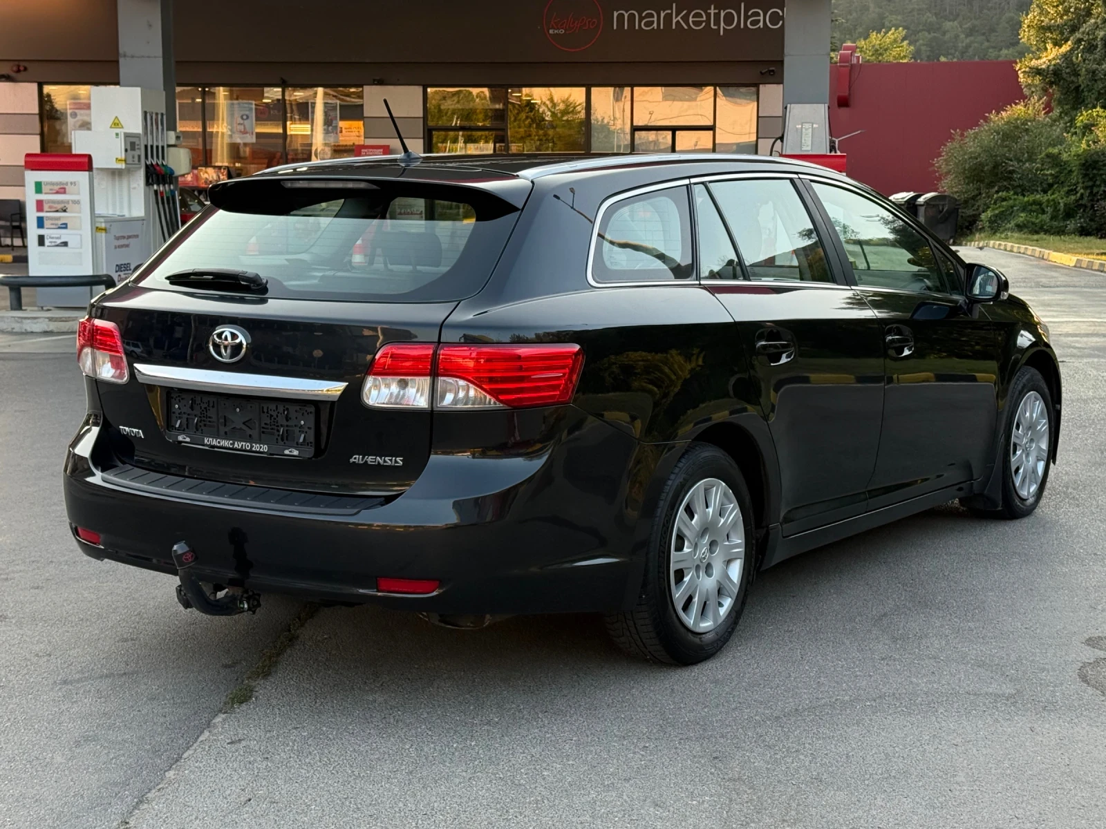 Toyota Avensis 1.8i Фейс/Навигация/Камера/Климатроник, снимка 7 - Автомобили и джипове - 55781593
