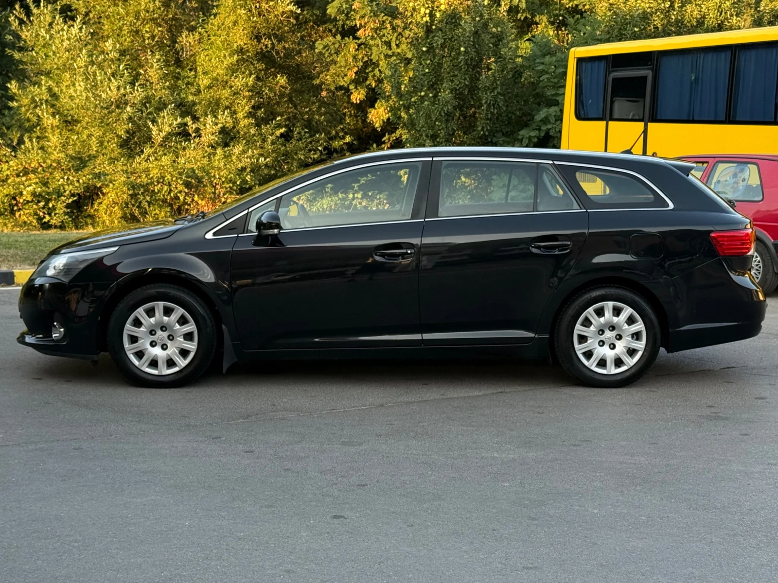 Toyota Avensis 1.8i Фейс/Навигация/Камера/Климатроник, снимка 9 - Автомобили и джипове - 55781593