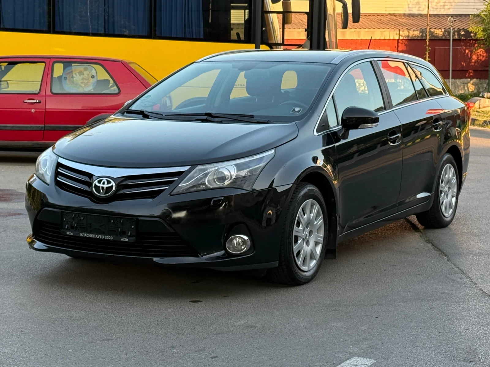 Toyota Avensis 1.8i Фейс/Навигация/Камера/Климатроник, снимка 5 - Автомобили и джипове - 55781593