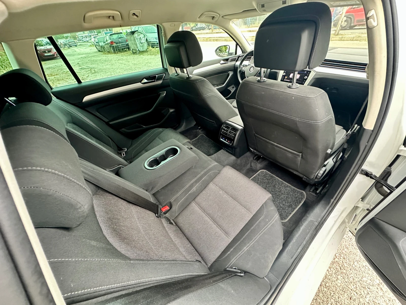 VW Passat 2.0 TDI, снимка 15 - Автомобили и джипове - 55805245