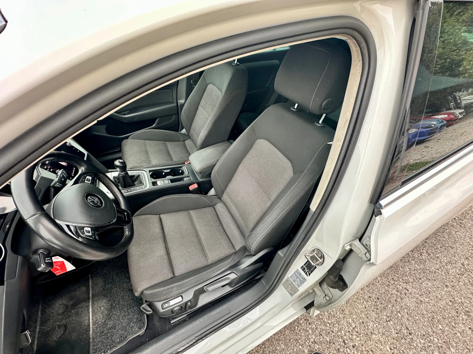 VW Passat 2.0 TDI, снимка 11 - Автомобили и джипове - 55805245