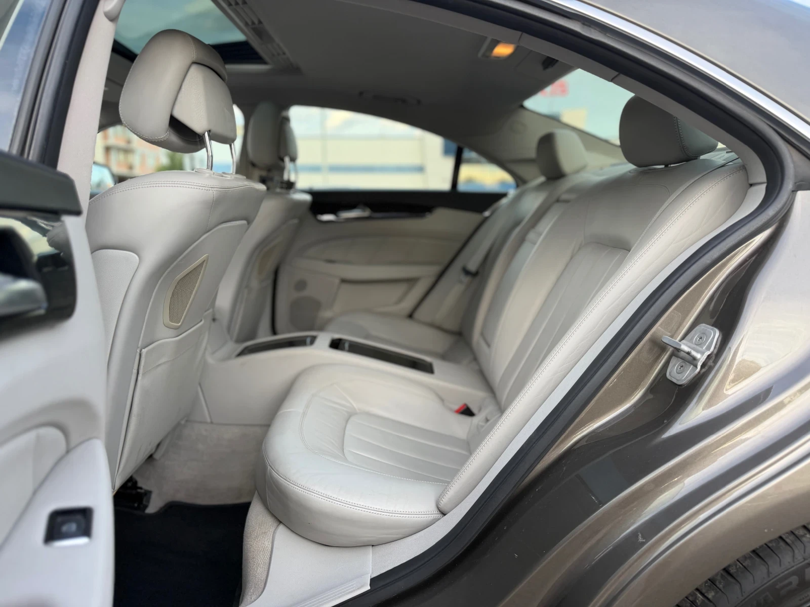 Mercedes-Benz CLS 350, снимка 9 - Автомобили и джипове - 56099597