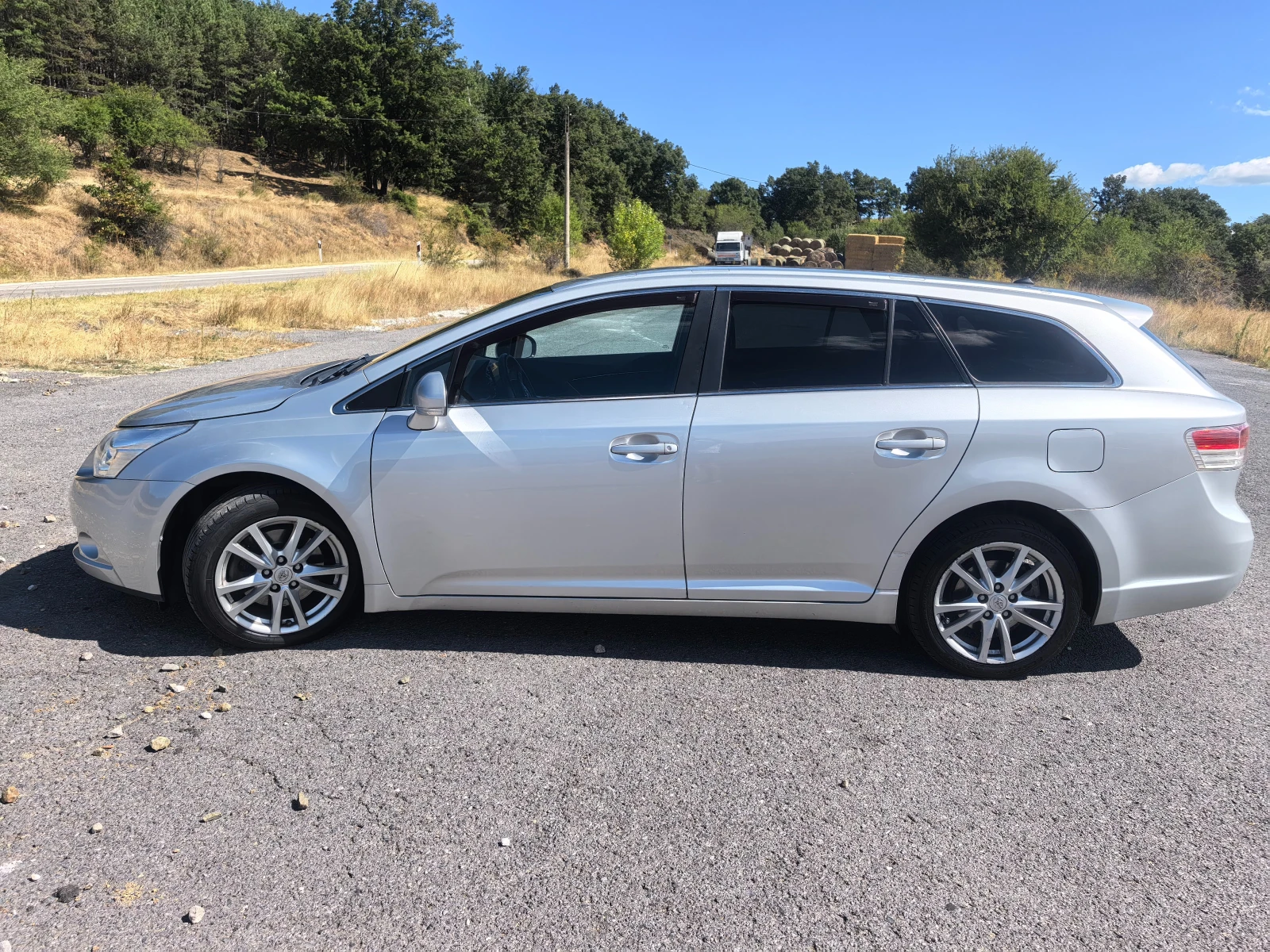 Toyota Avensis 2200, снимка 4 - Автомобили и джипове - 56192001