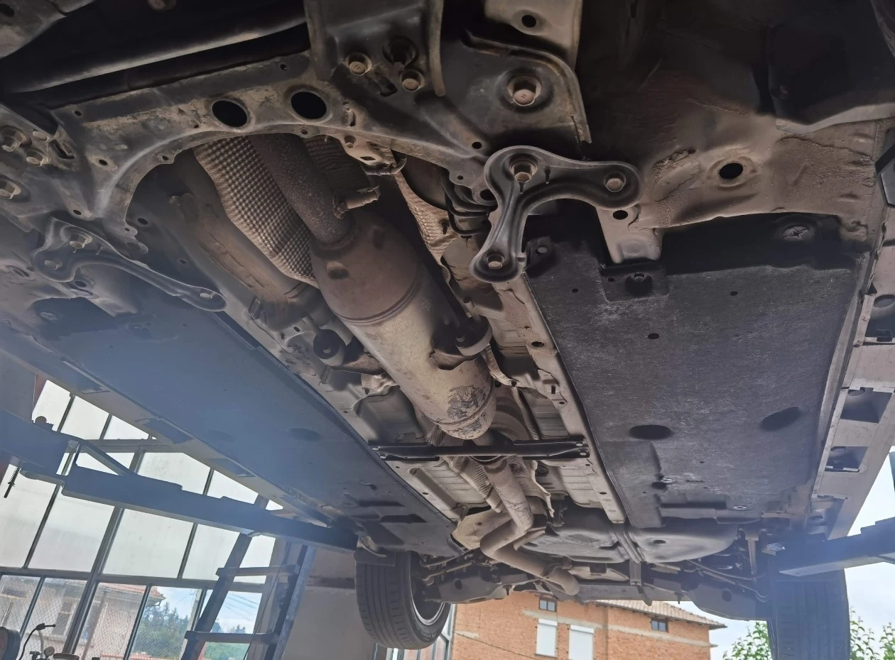 Toyota Avensis 2200, снимка 7 - Автомобили и джипове - 56192001