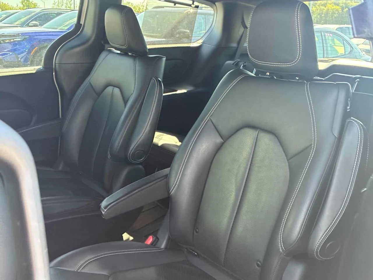 Chrysler Pacifica * Touring L Plus * АВТОКРЕДИТ БЕЗ ПЪРВОНАЧАЛНА* , снимка 10 - Автомобили и джипове - 56257708