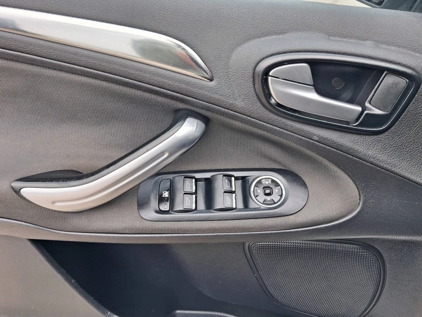 Ford S-Max 2.0 TDCi 130 Automatic , снимка 8 - Автомобили и джипове - 56370689