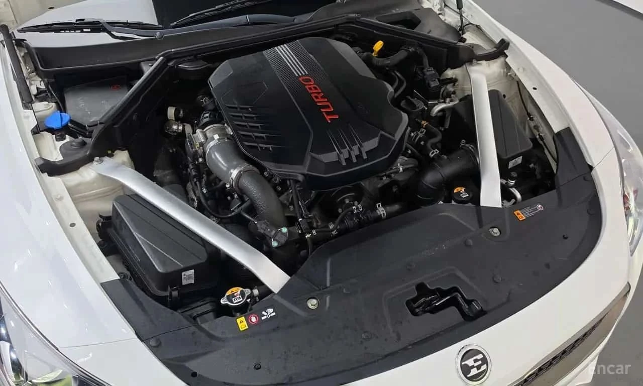 Kia Stinger, снимка 6 - Автомобили и джипове - 56730320