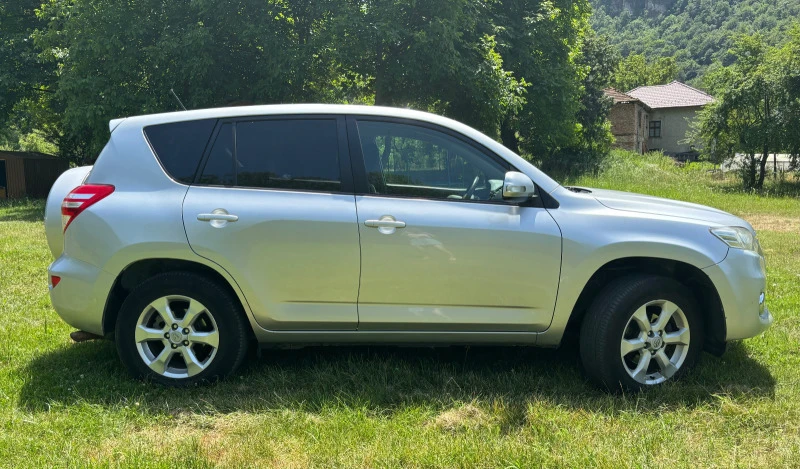 Toyota Rav4 2.0i 158 к.с Facelift 6 скорости газ-бензин , снимка 8 - Автомобили и джипове - 47032284