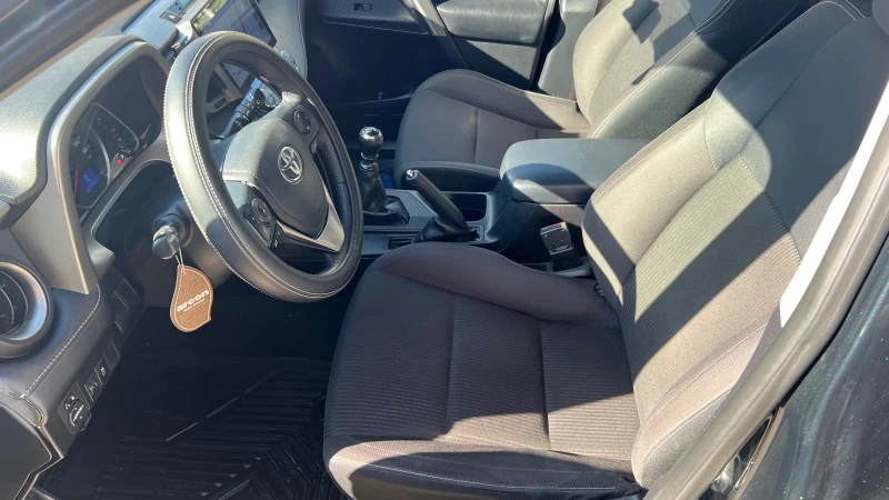 Toyota Rav4 2.0 D4D, снимка 11 - Автомобили и джипове - 52254468