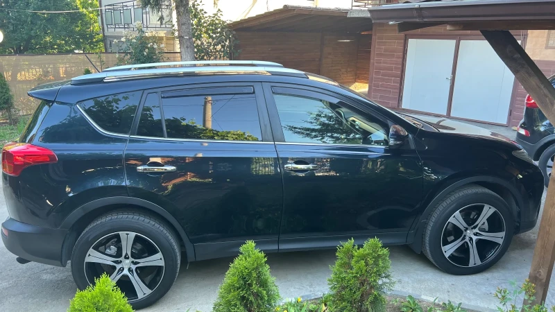 Toyota Rav4 2.0 D4D, снимка 14 - Автомобили и джипове - 52254468