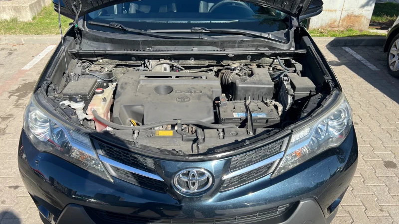 Toyota Rav4 2.0 D4D, снимка 12 - Автомобили и джипове - 52254468