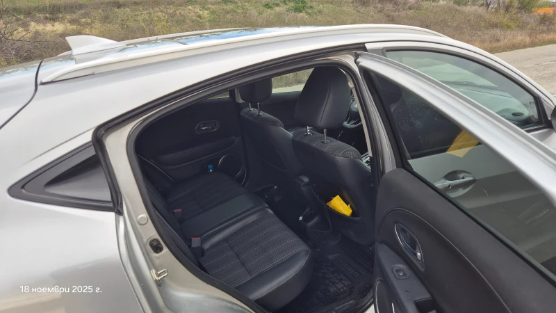 Honda Hr-v, снимка 12 - Автомобили и джипове - 53451594