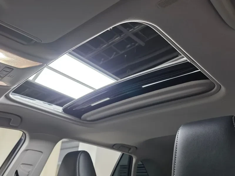 Toyota Rav4 5Th Generation 2.5 2Wd Hybrid Xle, снимка 16 - Автомобили и джипове - 56289479