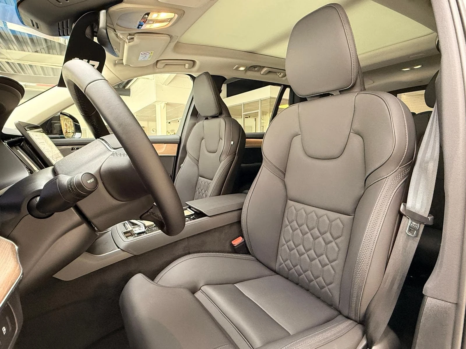 Volvo Xc90 T8 AWD Plus, снимка 8 - Автомобили и джипове - 41980713
