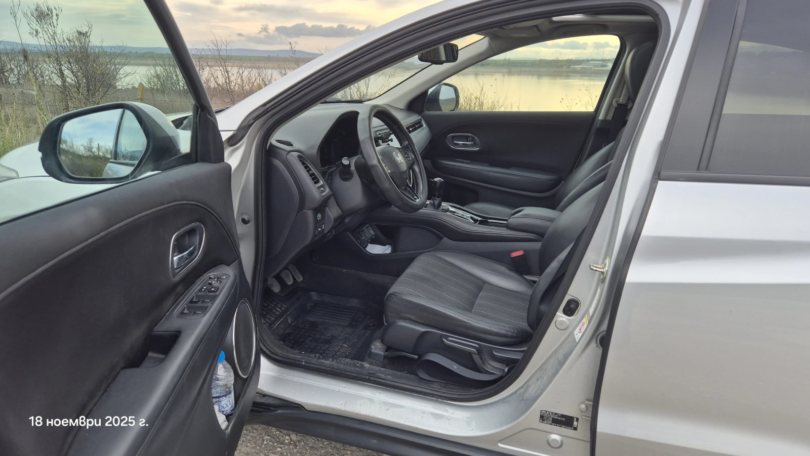 Honda Hr-v, снимка 10 - Автомобили и джипове - 53451594