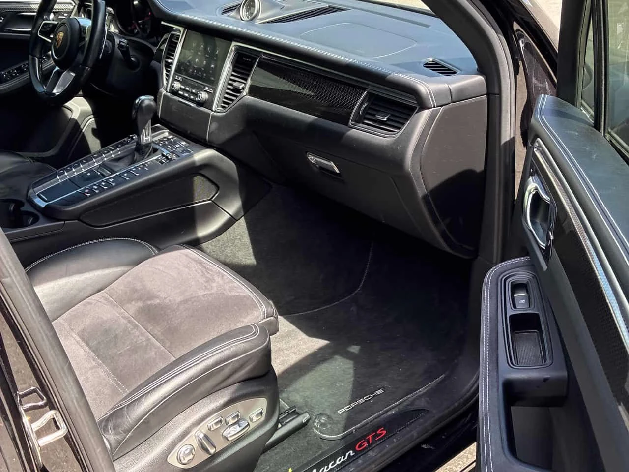 Porsche Macan * GTS * АВТОКРЕДИТ* CARBON* BOSE* , снимка 14 - Автомобили и джипове - 54542903