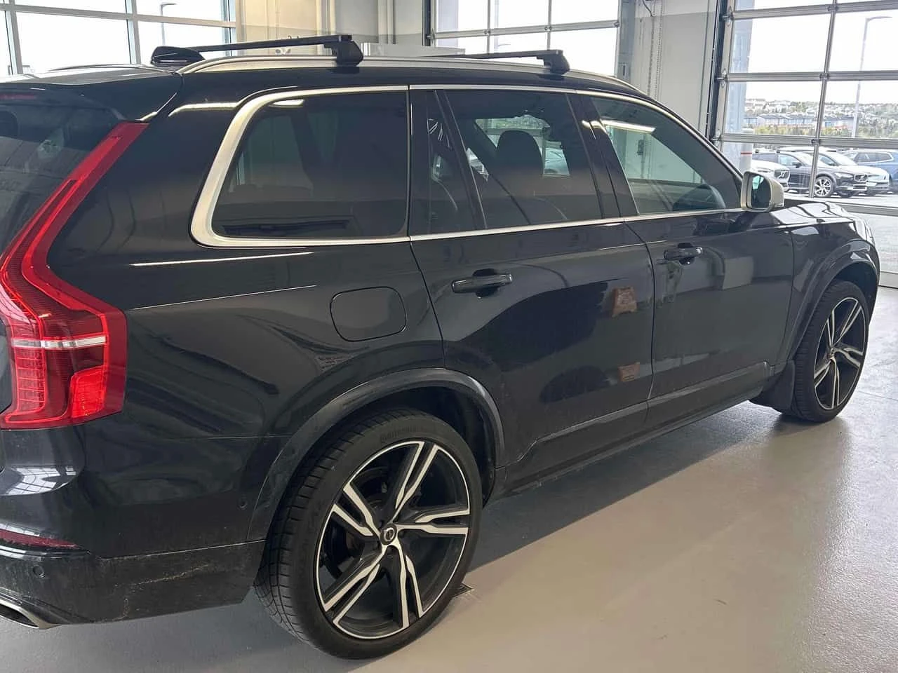 Volvo Xc90 * R Design * 360 * ПОДГРЕВ * АВТОКРЕДИТ, снимка 3 - Автомобили и джипове - 54744434