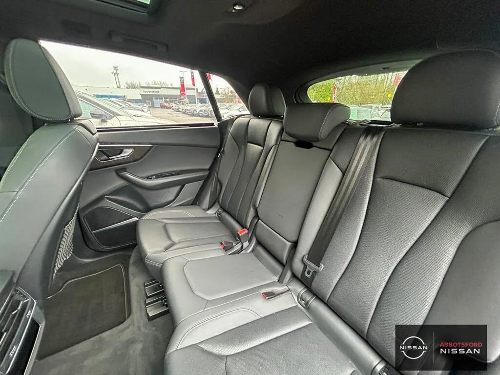 Audi Q8 55TFSI* MATRIX* S* LINE* ОБДУХВАНЕ* LANE* ASSIST* , снимка 14 - Автомобили и джипове - 54834905