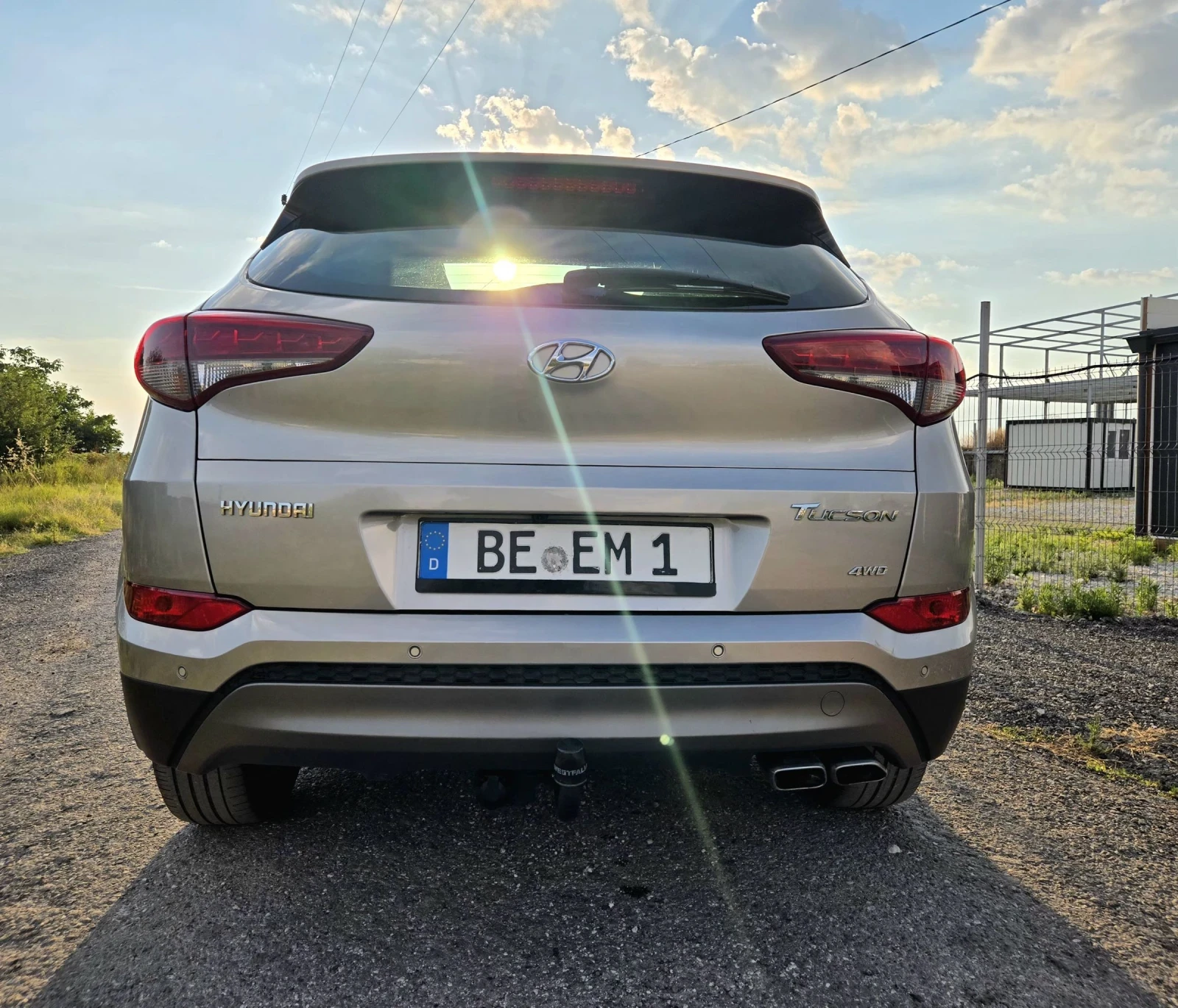 Hyundai Tucson 2.0 CRDI 136kc.4x4 PANORAMA, снимка 4 - Автомобили и джипове - 55052962